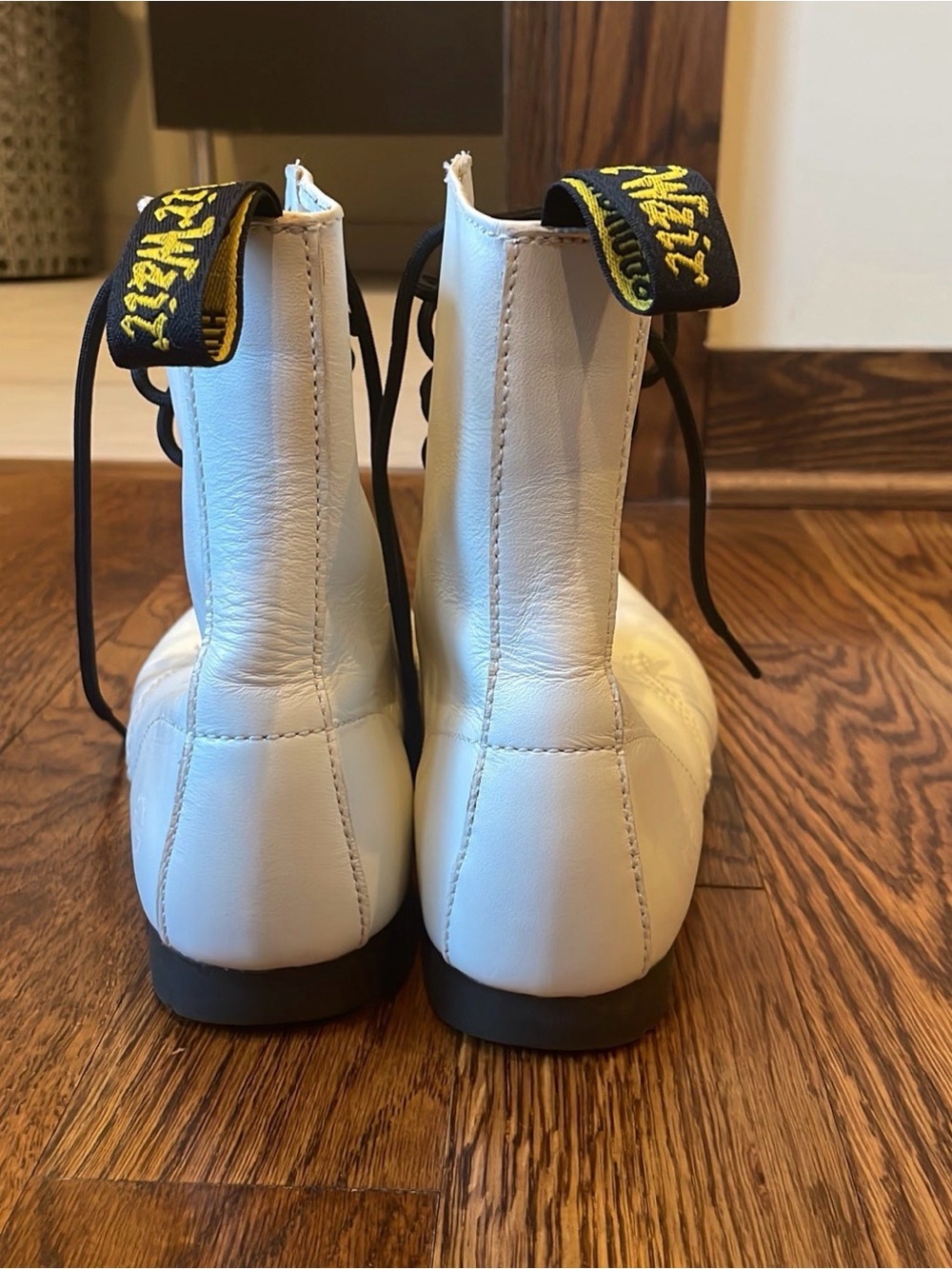 RARE Dr. Martens Bianca White Lace-Up Pointed Toe Boots - Picture 3 of 7